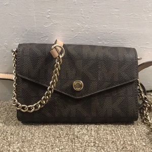Michael Kors Cellphone Crossbody Bag